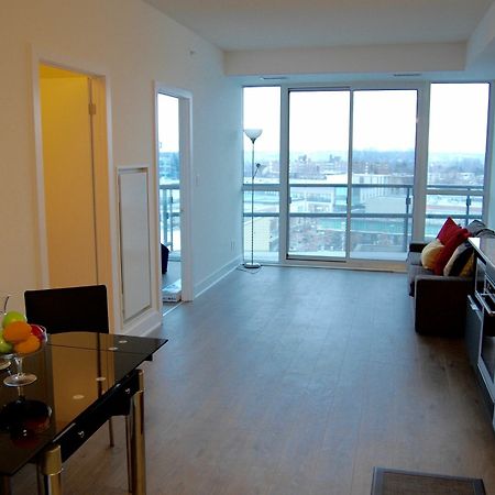 Shops At Don Mills Furnished Apartments โตรอนโต ภายนอก รูปภาพ